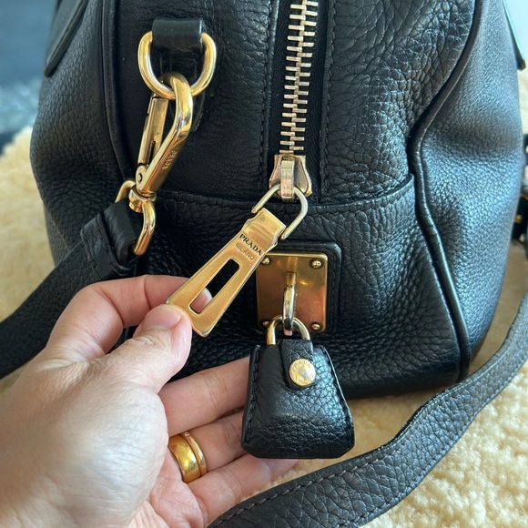 Prada leather handbag in pristine condition - Picture 6 of 14